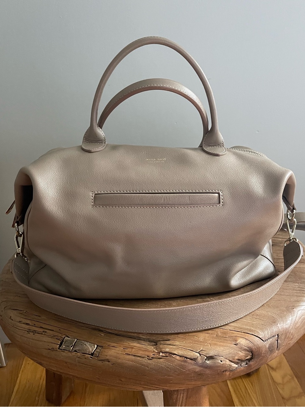 Mina Baie Leather midi bag in Desert